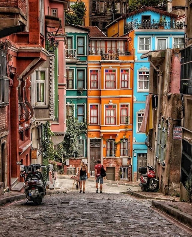 Ne ovo nije Amsterdam, ovo je kvart u Istanbulu