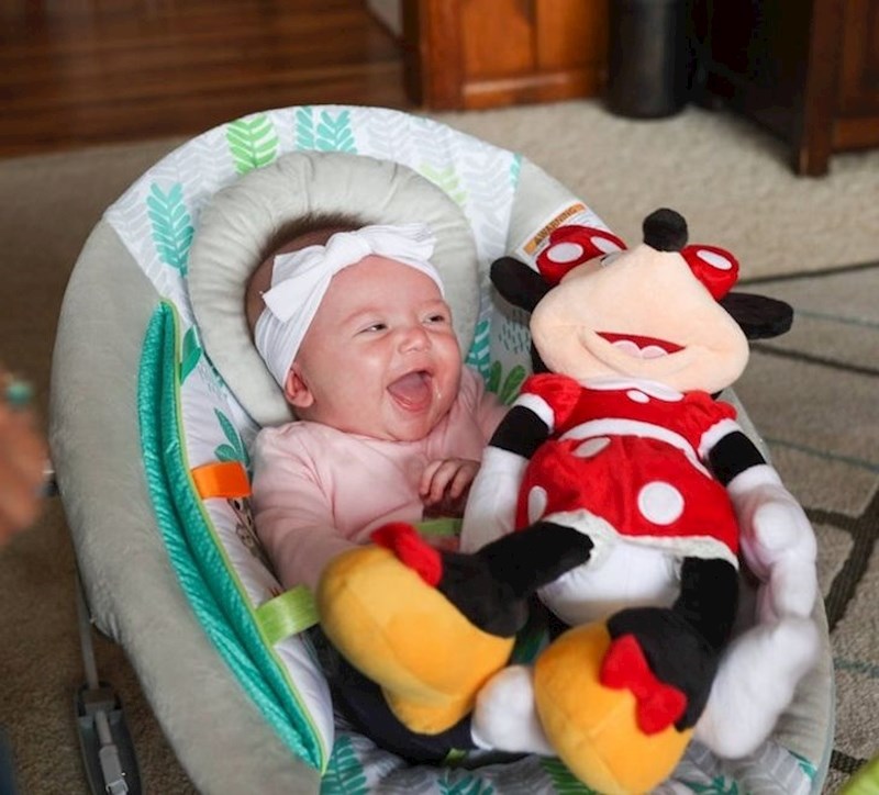 "Baka joj je poklonila Minnie Mouse i, sudeći po osmijehu, mislim da će joj to još dugo biti najdraža igračka"