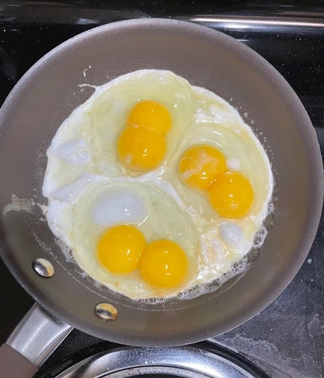 Tri jaja s duplim žumanjkom!