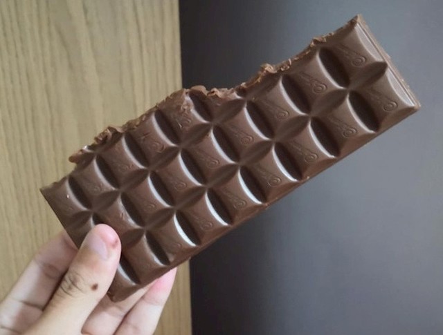 Mlađi brat je ostavio ovakvu čokoladu