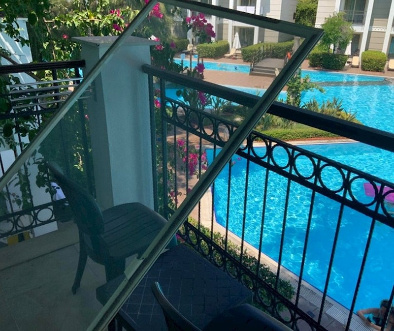 "Ovako izgleda otvaranje balkonskih vrata u mojoj hotelskoj sobi"