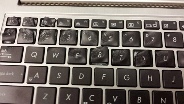 Mislim da mi se laptop pregrijava. Što vi kažete?