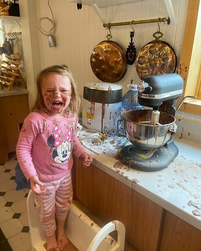 Htjela je pomoći u izradi svoje rođendanske torte