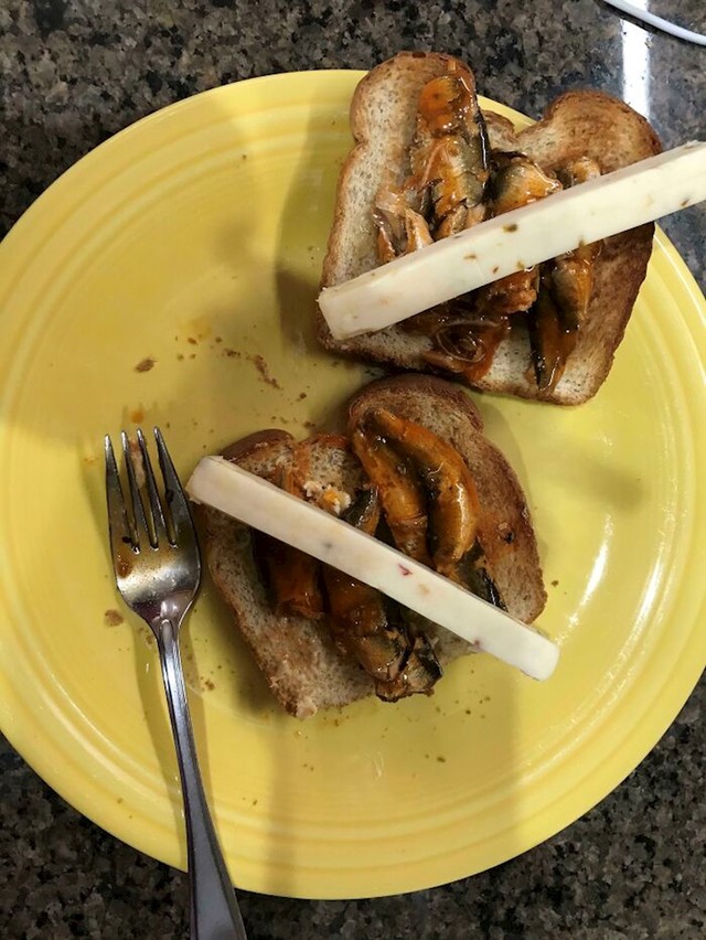 Bilo mu je komplicirano otopiti sir