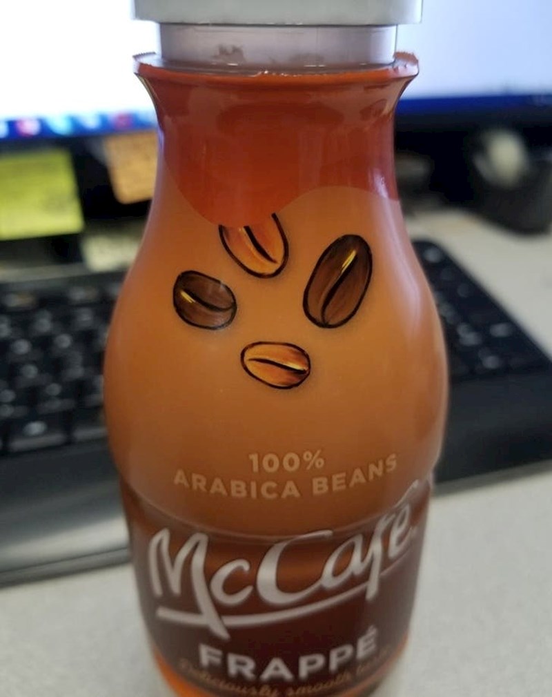 Izgleda li i vama ova boca kao ljuta kokoška?