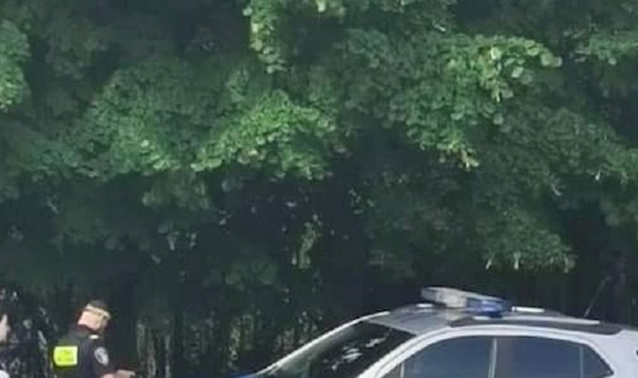 Fotka policijskog auta iz Poljske postala je viralna zbog jednog detalja, plakat ćete od smijeha