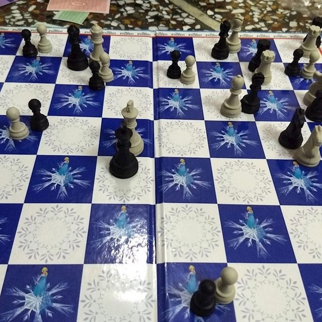 "Nećakinja je ovako postavila šahovske figure jer ne želi da se bore jedne protiv drugih"