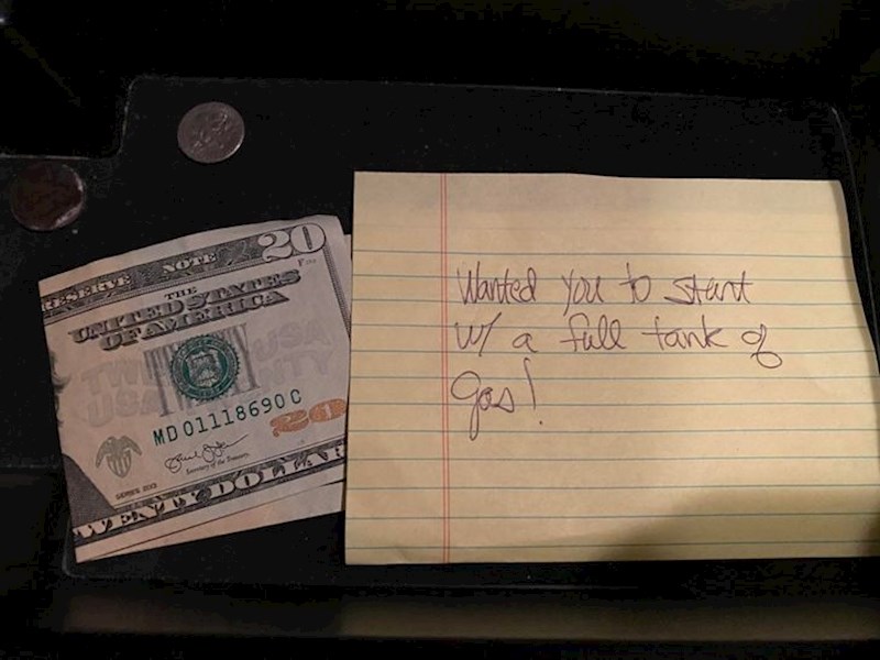 "Kupio sam polovni automobil i unutra pronašao poruku bivšeg vlasnika"