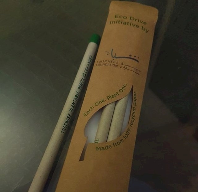 Olovka koju možete posijati kada se potroši. U svakom pakiranju su dvije vrste sjemenki- rajčica i chili