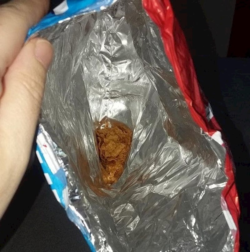 Ostale su same mrvice, a netko je najnormalnije vratio vrećicu u ormarić"