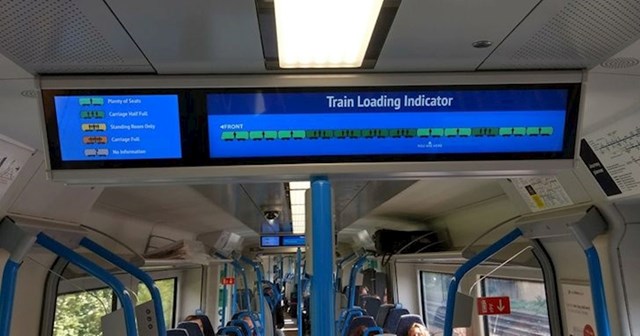 Zaslon pokazuje popunjenost odjeljaka u vlaku