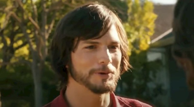Zbog uloge Stevea Jobsa u "Jobsu", Ashton Kutcher dvaput je hospitaliziran. Imao je pankreatitis