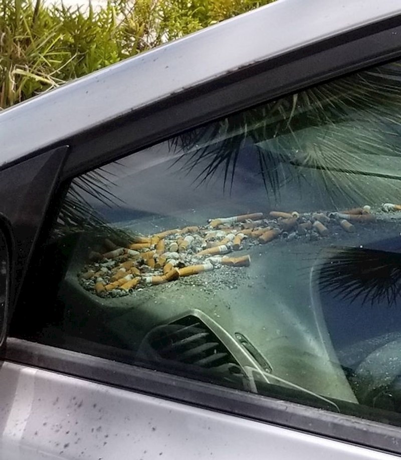 5. Zamislite da morate ući u ovaj automobil!