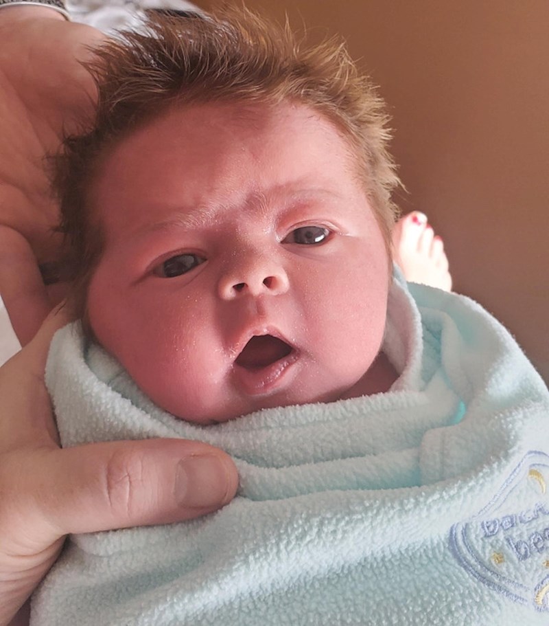 Naša beba rođena je s najgušćom kosom!