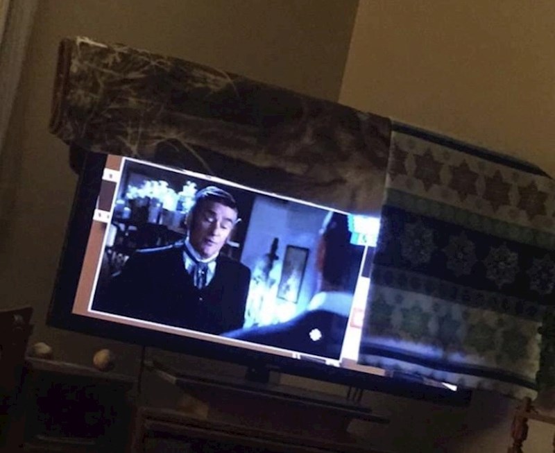 "Djed nije znao povećati Youtube video preko cijelog zaslona pa je prekrio viška dijelove"