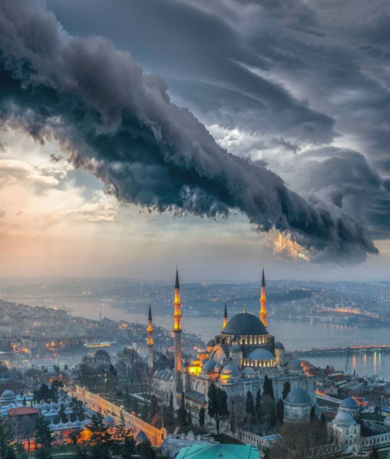 Čak je i oluja prekrasan prizor nad ovakvim gradom