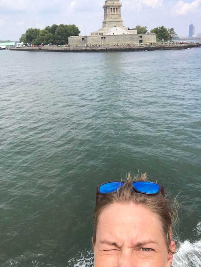 Selfie s Kipom slobode u pozadini. Noot