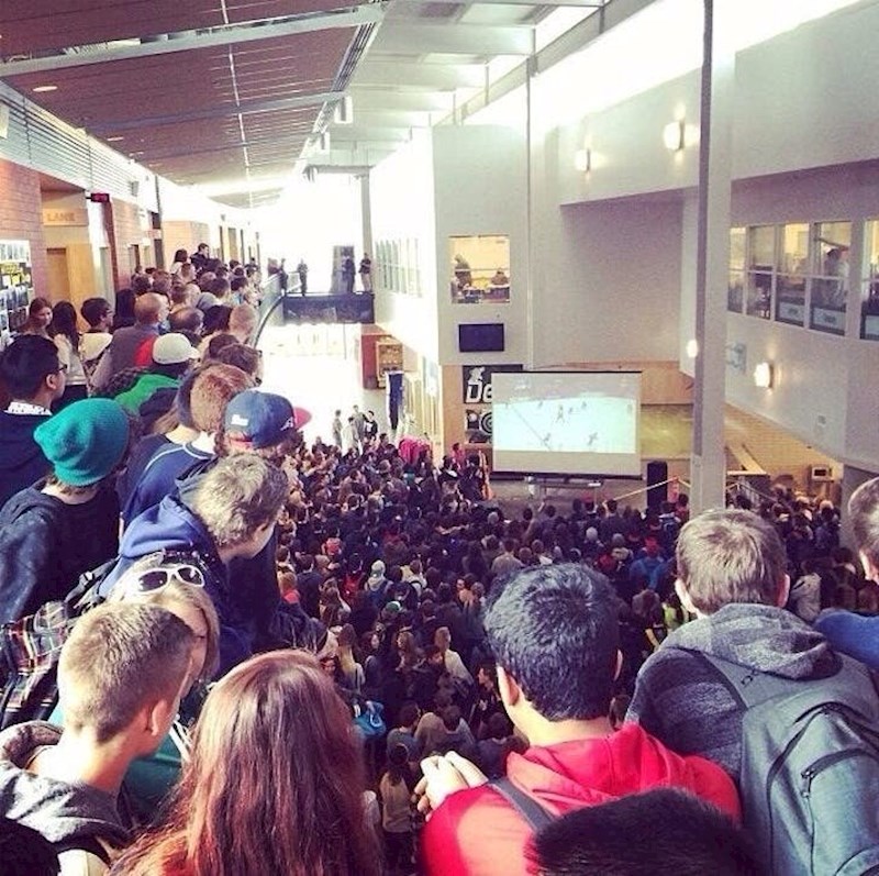 Hokejaške utakmice prate se i u trgovačkim centrima