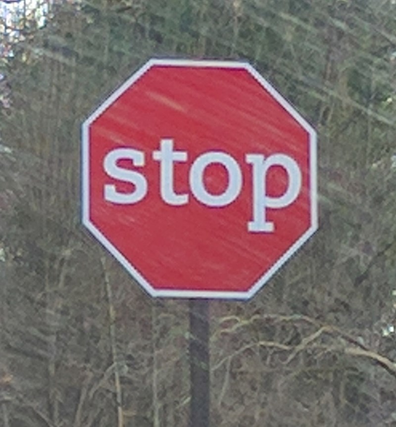 Jeste li ikad vidjeli znak "STOP" napisan malim slovima???
