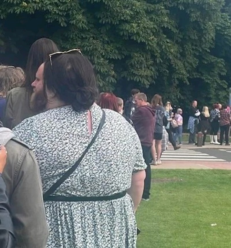 Impresivna brada za jednu ženu ili?