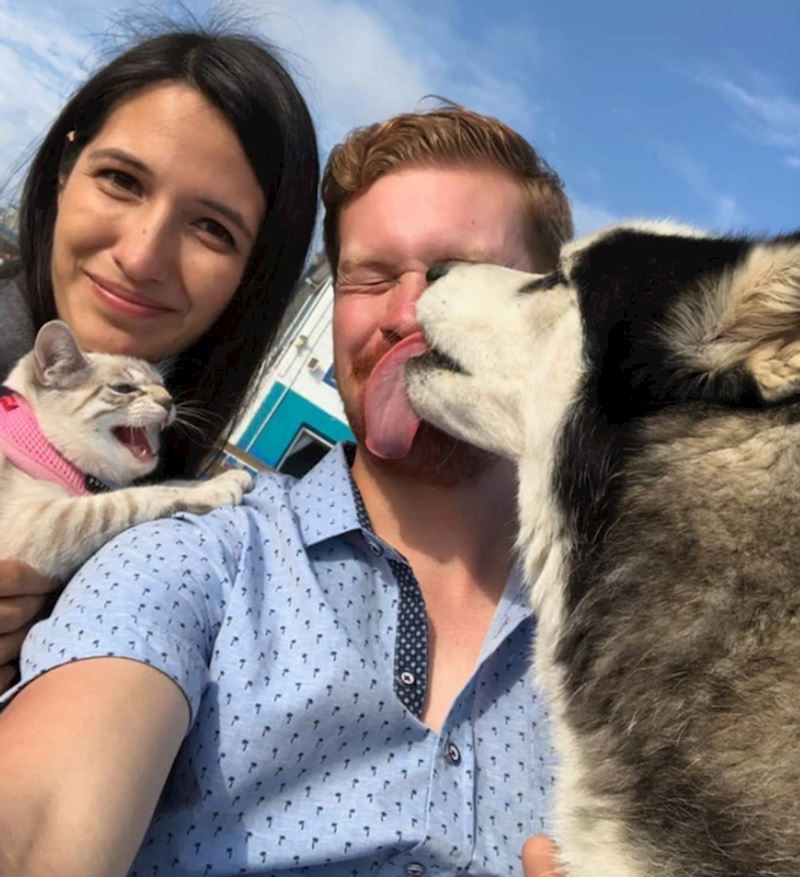 Na ovoj slici se previše toga događa