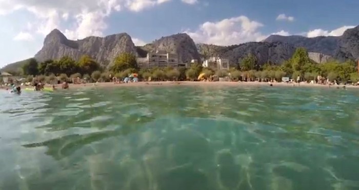 Na popularnoj omiškoj plaži osvanuo novi sadržaj; turisti i lokalci ne kriju oduševljenje! Genijalno