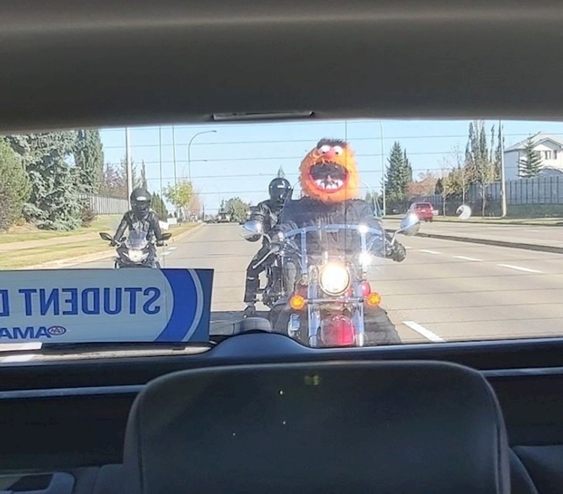 "Vozim na posao, sasvim je običan dan, a onda sam podignuo pogled i vidio ovo u retrovizoru"