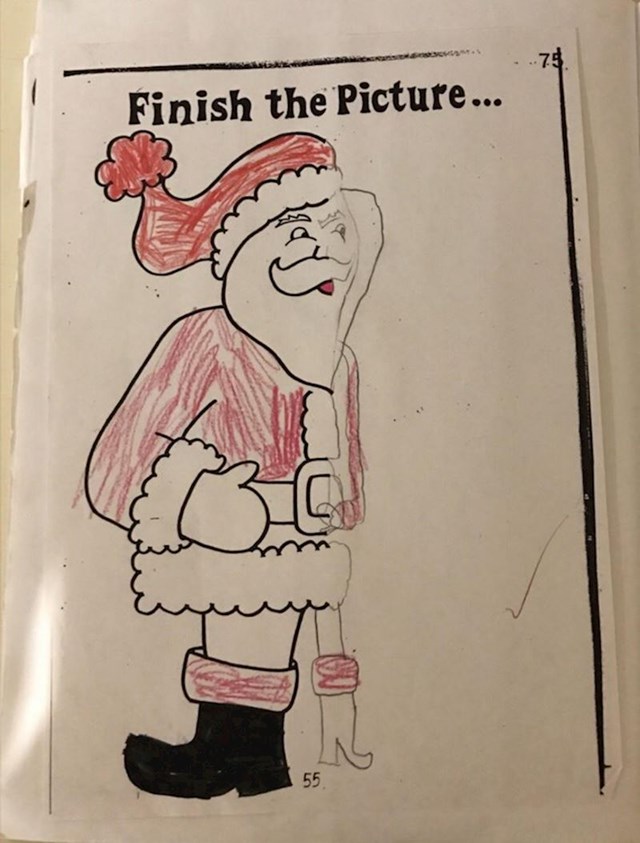 5-godišnjak i njegov nastavak na skicu Djeda Božićnjaka