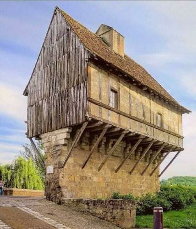 Kuća u Francuskoj, izgrađena 1347