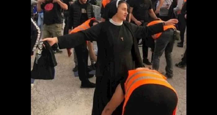 Svi dijele fotku časne, navijačice s Poljuda, a ova fora oduševila je tisuće na društvenim mrežama