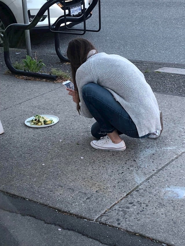 Blaženo doba kada se u restoran išlo samo jesti 🤦♀️