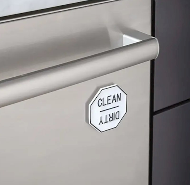 Magnet za mašinu, koji okrećete ovisno o tome nalazi li se unutra šporko ili čisto posuđe