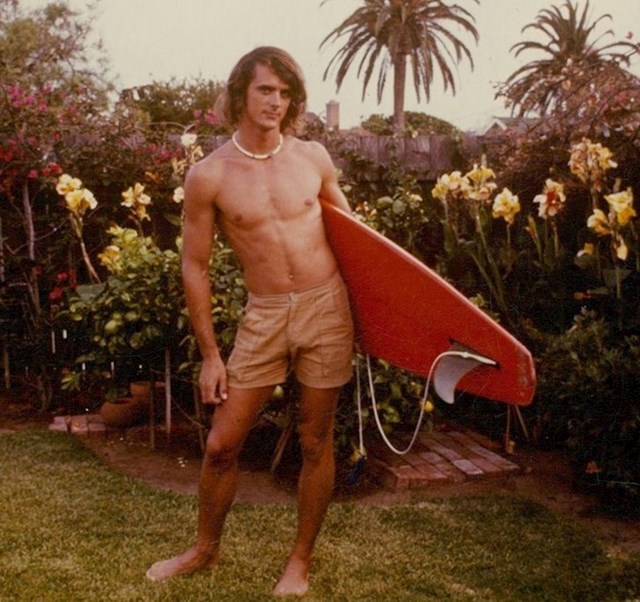 "Tata je u sedamdesetima bio točno onakav surfer kakve smo navikli viđati u filmovima! Danas ima kraću kosu, ali i dalje surfa!"