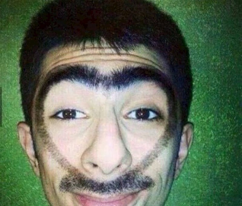 Možda čak najpravilnije obrve u ovoj galeriji!