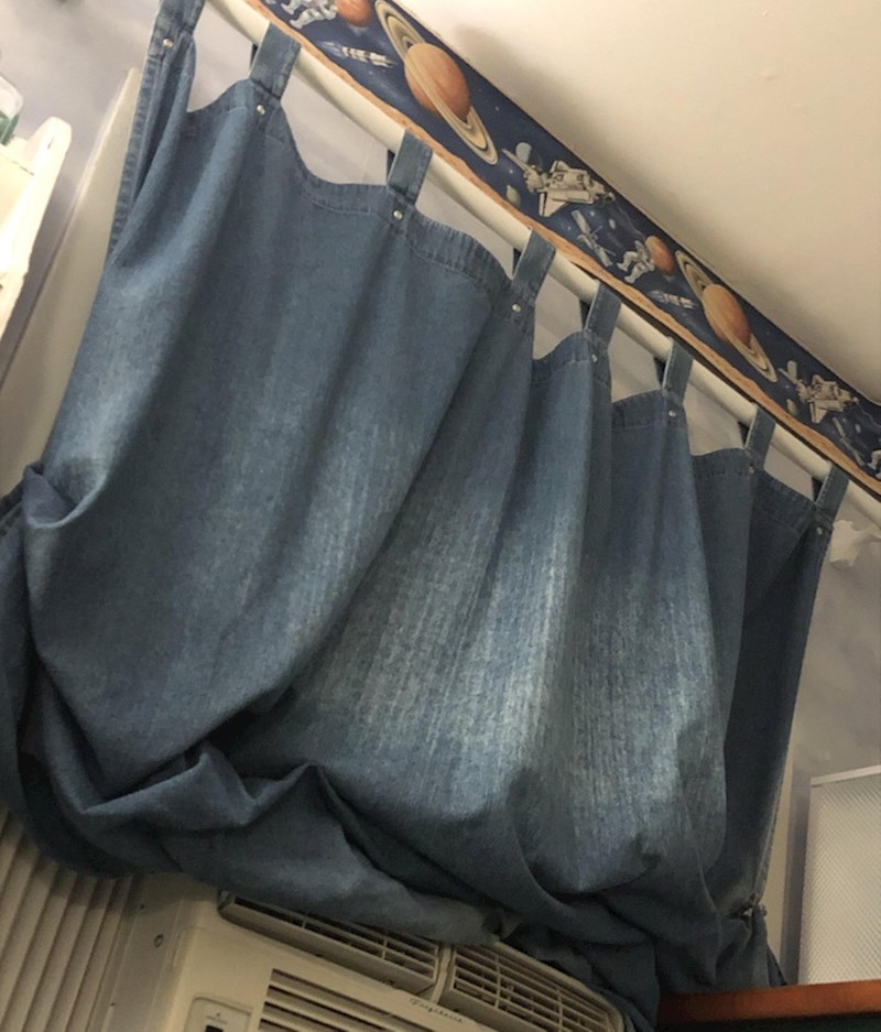 Moj dečko ima zastor od jeansa u sobi