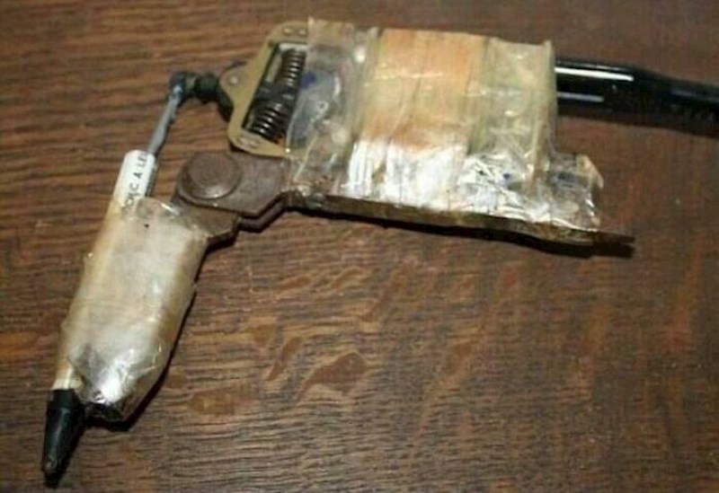 Još jedan pištolj za tetoviranje koji se pokreće motorom električne četkice