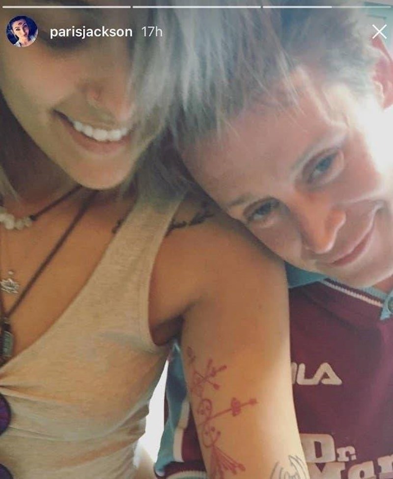 Macaulay Culkin je bio veliki prijatelj s ocem Paris Jackson, Michaelom; njoj je kum, a imaju i zajedničku tetovažu