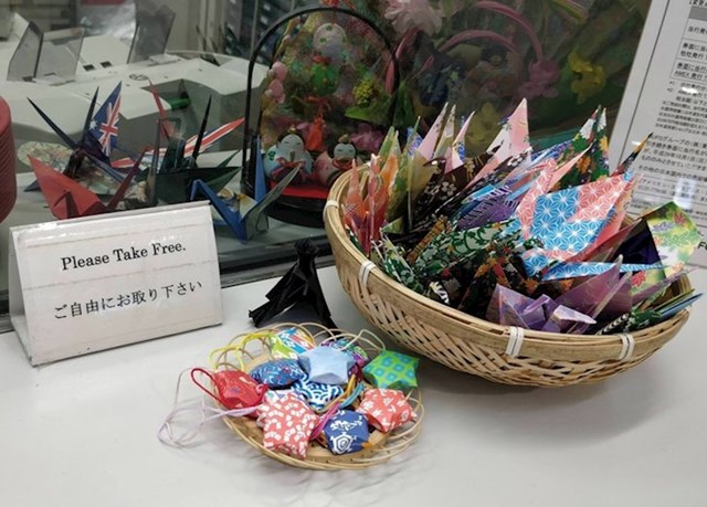 U međunarodnoj zračnoj luci Narita (Tokio) daju vam besplatni origami umjesto slatkiša