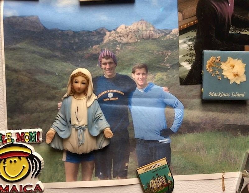 "Baka nikako nije voljela moju bivšu. Kada smo prekinuli, ovako ju je prekrila na slici koju smo joj jednom prilikom poslali"