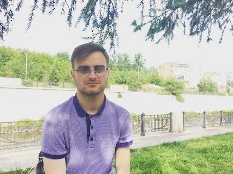 I balkanski Harry skriva ožiljak na čelu