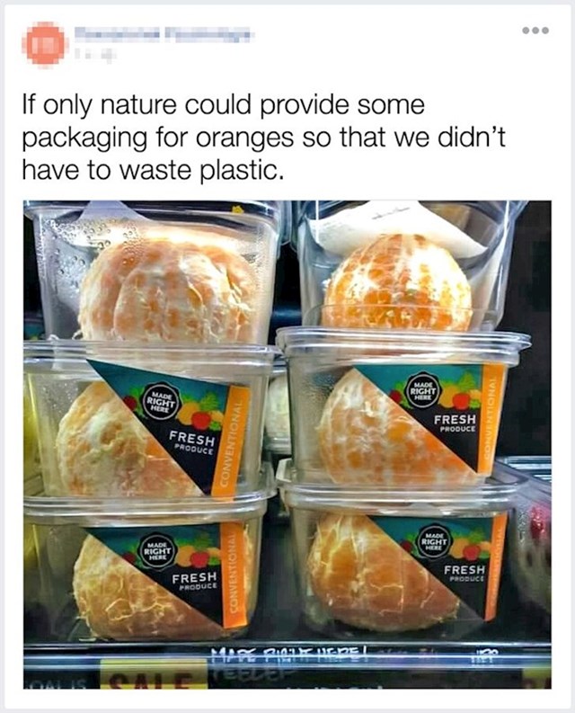 Oguljene naranče zapakirane u plastiku. Kada bi barem priroda imala neki način zaštite naranči...