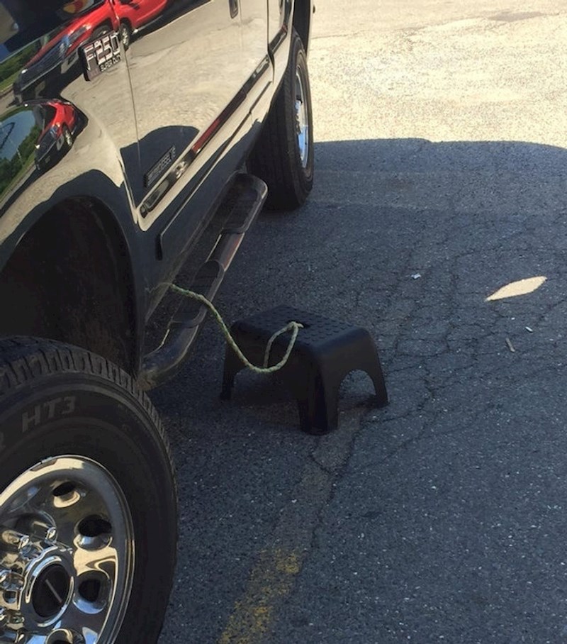 "Mama se snašla oko ulaska u moj auto!"