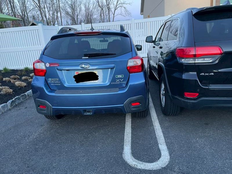 U visokoj sam trudnoći, ionako jedva ulazim u auto i onda se dogodi ovo...