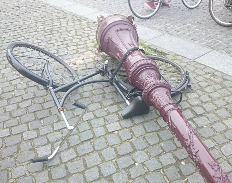 ...ali bicikl je na mjestu!