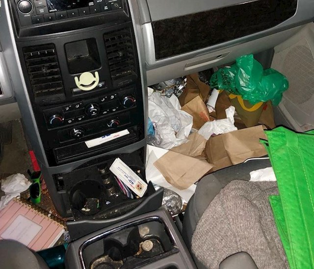 Posudila sam auto prijatelju. Bivšem