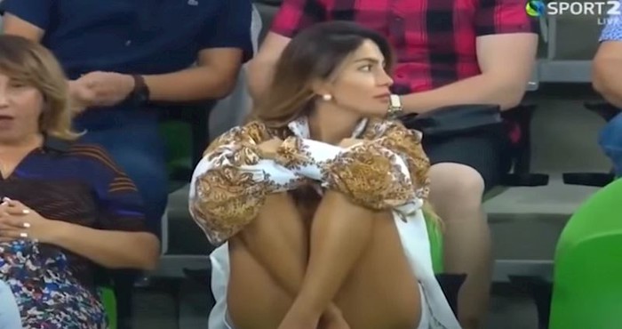 Poslušajte kako je arapski komentator reagirao kada je ova ljepotica upala u kadar na Euru