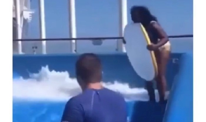 VIDEO Nespretna žena ruši sve pred sobom dok pokušava surfati na umjetnim valovima