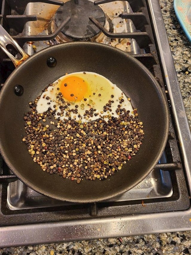 A samo je želio začiniti jaje