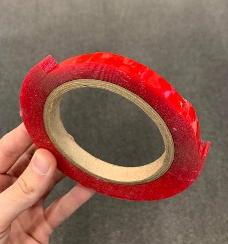 "Kolega me pitao ljepljivu traku. Ovo mi je vraćeno"