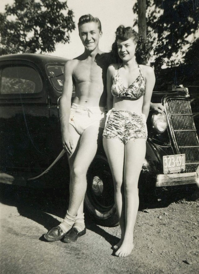 "Baka i djed na medenom mjesecu u ljeto 1947."